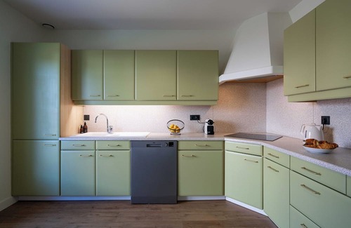 Mareuil-sur-Ay House | House with enclosed canal-side garden. Pets welcome!
