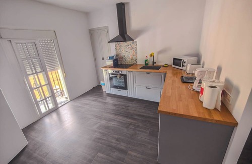 Arcos de la Frontera Cottage | In the center of Arcos, above the Guadalete river and overlooking the lake of Arcos.