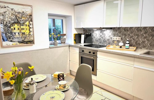 Hagelloch Apartment | Apartment 'Graf' with Private Terrace, Shared Garden and Wi-Fi