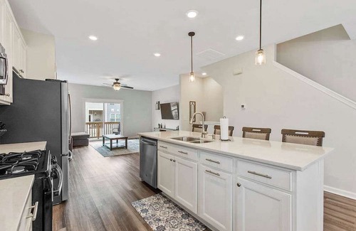 Northeast Raleigh House | Peaceful 3-bedroom house with AC in Raleigh