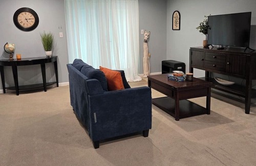 Lake Arbor Apartment | Well Located, Well Loved