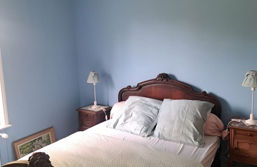 Roisel Bed & Breakfast | Roisel: 3-bedroom apartment in Villa Amenaide