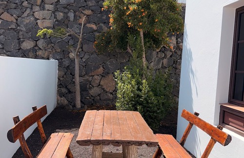 Tias House | Vacation Home 'Timanfaya' with Sea View, Private Pool and Wi-Fi