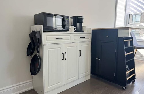 Vaughan House | Luxury Vaughan HomeStay – 1BR, Free Parking, Prime Location, 5Min to Wonderland
