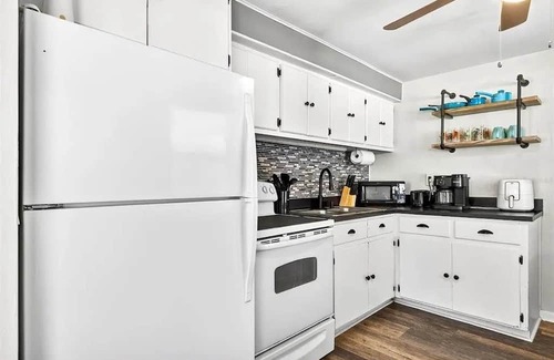 Largo Cottage | Fabulous 2-bedroom cottage with AC in Largo
