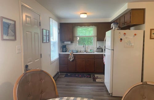 Brimfield Cottage | Pet friendly Charming Lake-Access 2-bedroom Cottage with channel pier, fenced