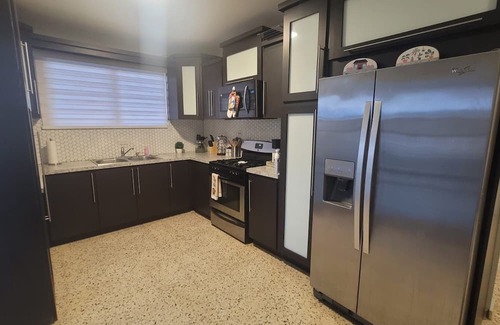 Camuy House | Marie Guest House w A/C