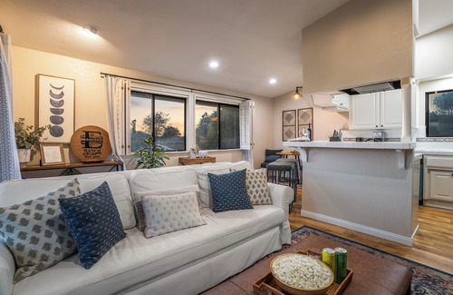 Rainbow CDP House | Scenic Deck w/Sunset Views & Dining Near Temecula Wineries | Estrada Ranch