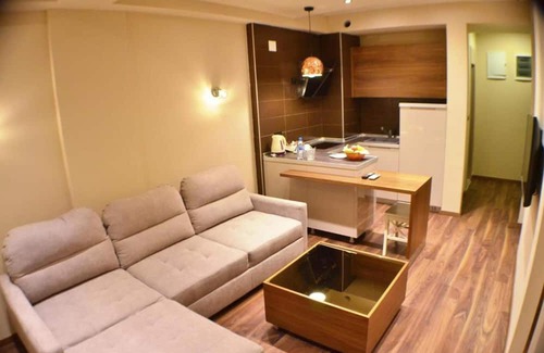 Centar Hotel | Sleep Well in 3 Modern Rooms with Free Breakfast Close to Macedonia Square