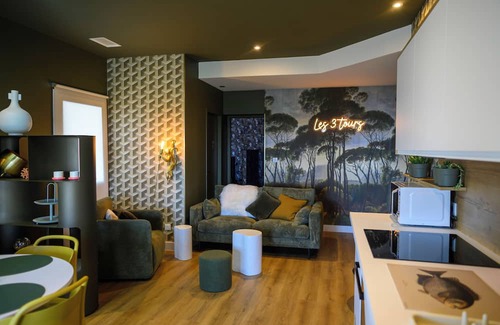 Faugeres House | Intimate, upscale escape - Gîte for adults