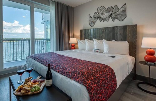 Treasure Island Hotel | Comfortable Suite Retreat! 2 Relaxing Units w/Free Parking, Pool!