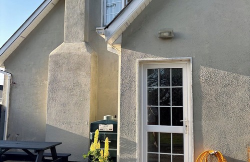 Rosslare Harbour House | Cozy 2-Bedroom Escape in the Heart of Rosslare Harbour, 2 mins from Europort