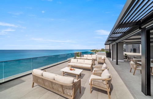 Brighton Villa | Allure 402 Summary: L