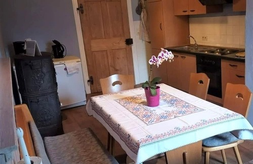 Fladungen Apartment | Apartment 'Ferienwohnung Lok Bockele, 105qm' with Shared Garden
