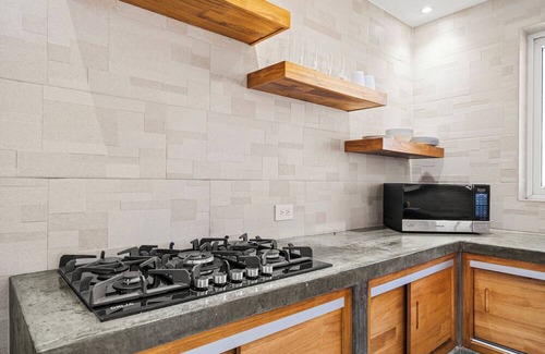 Ponton Apartment | Spacious 2BR Aruba Home with a Pool, BBQ, Full Equipped Kitchen & Gated Backyard