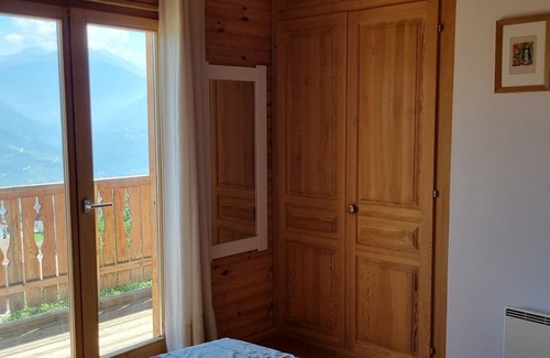 Granges Ski Chalet | Charming south-facing chalet 15 minutes from the ski slopes! Spectacular view of the Alps
