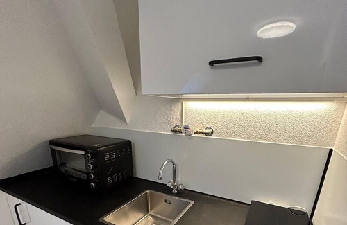 Alt-Muhlburg Apartment | Top-floor hideaway for two in Karlsruhe-Mühlburg - APOLONIAliving