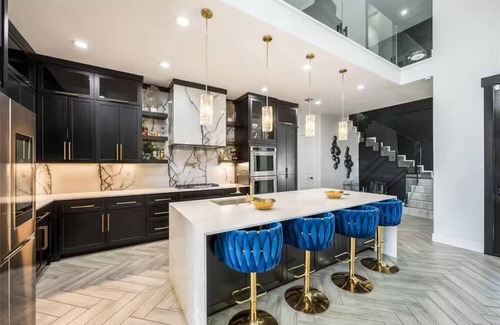 Hull House | Modern Luxe Oasis with Pool