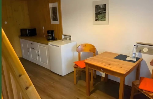Lindberg Apartment | Apartment in A Hotel '3' with Mountain View, Private Terrace and Wi-Fi