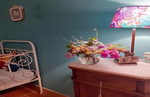 Mouzieys-Panens Bed & Breakfast | Guest Room 'La Grange Aux Livres' with Shared Garden and Wi-Fi