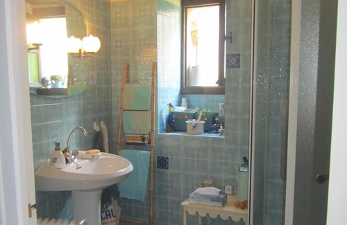 Mouzieys-Panens Bed & Breakfast | Guest Room 'La Grange Aux Livres' with Shared Garden and Wi-Fi