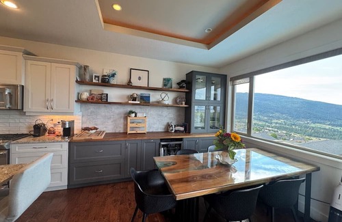 Foothills Apartment | Lakeview Getaway with Hot Tub + Pool near Silver Star