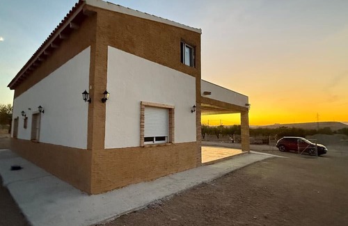 Albudeite House | Holiday Home 'Casa Rural El Jardín De Sara' with Mountain View, Wi-Fi and Air Conditioning