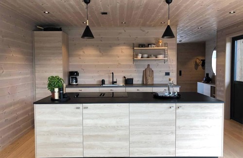 Risor Cabin | Modern Fjord Cabin w/Panoramic Views, Deck & Dock - Risør Getaway