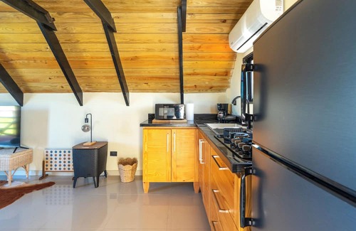 Los Brazos Cabin | New! Cabin with AC in La Lometa - perfect getaway spot