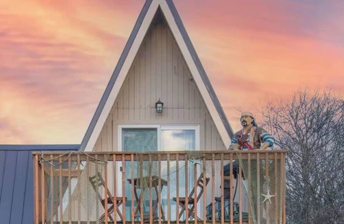 Ocean Shores Villa | 1BR Pirate Beach Villa - Walk to Beach - Pet-Friendly, Sleeps 7
