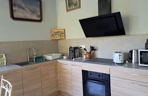 Carla-de-Roquefort Cottage | Apartment 'Moulin Ariège' with Mountain View, Private Garden and Air Conditioning