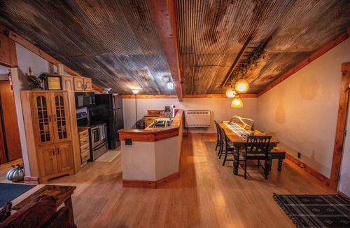 Marshland Apartment | 3-bedroom Lodge with Incredible Game Room and Bar!