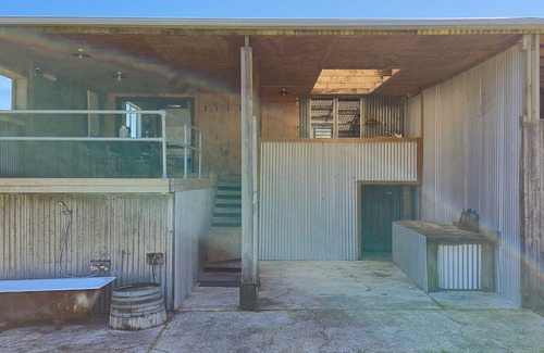 Rotorua District House | The Woolshed Close to popular thermal attractions