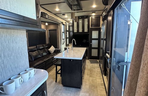Toquerville House | Luxury RV Camper Southern UTAH!