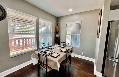 Jefferson House | 3BR Woodlawn Home | Furnished Extended Stay Near Med Center