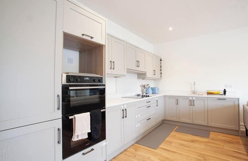 Dublin Apartment | Modern 3BD Split-Level Home with Balcony,Dublin 16
