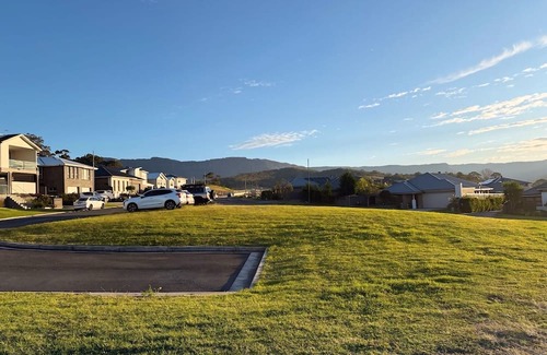 Tullimbar House | Serene Escape