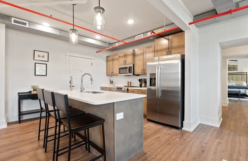 McMinnville Condo | Stay in the spacious 2BR Squad Room in McMinnville, TN!