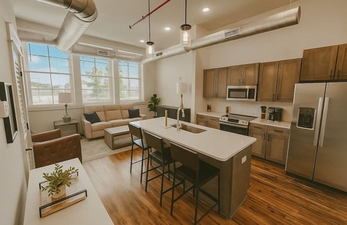 McMinnville Condo | Charming 2BR condo in McMinnville, perfect for families and pets!
