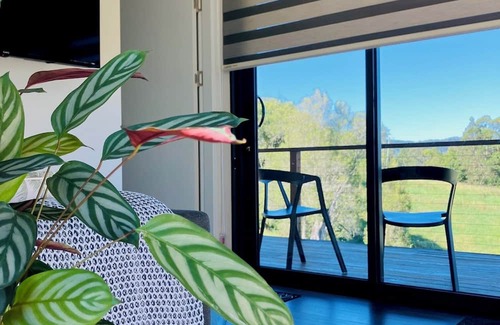 Nimbin Cabin | Stoney Chute Eco-Cabin 2: off-grid, cosy farm-stay retreat 5km from Nimbin.