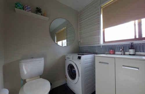 Frog Rock Apartment | The Burrow Guest Suite at Resteasy Farmstay