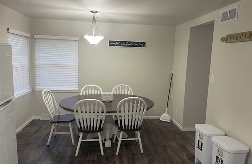 Jefferson City House | Charming 2-bedroom house in Jefferson City with AC