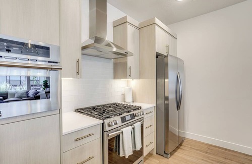 Weber County House | Hike & Ski: Townhome 8 Mi to Dtwn Ogden!