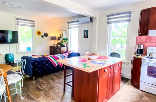 Hudson Apartment | Frida Kahlo-Themed Apartment for Families - Steps to Beach, Vibrant Art & Nature