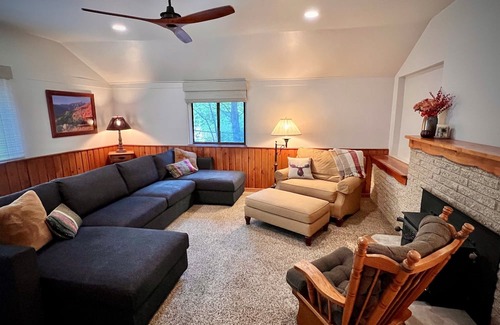 Snowbird Cottage | Charming Creekside Mountain Cottage