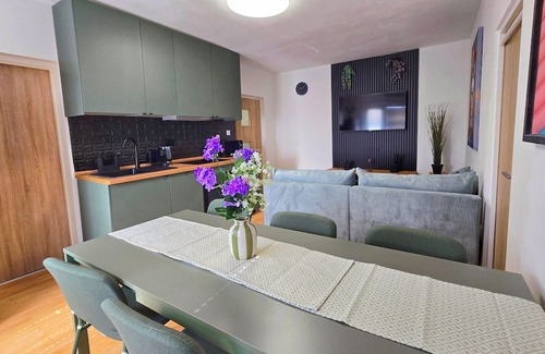 Radvan Apartment | Urban Zen Stay - Comfort & cozy 2bedr. apartment in the Heart of Banská Bystrica