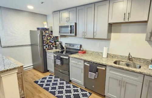 Braintree Apartment | Cute, Cozy & Fully Equipped Apt. in Braintree MA