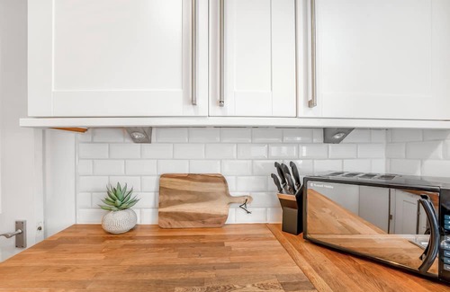 Croham Apartment | Modern 2BR Flat|Terrace|Free Parking|Rail Station