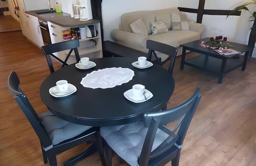 Homberg Apartment | Apartment 'Homberger Altstadt' with private terrace and Wi-Fi