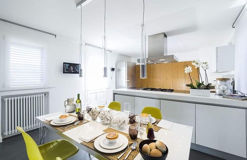 Catania City Centre Villa | Stunning villa for 4 guests with WIFI, A/C, TV and terrace